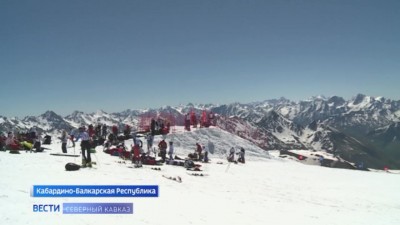 В Кабардино-Балкарии стартовали соревнования по горнолыжному спорту «Приз Эльбруса» В Кабардино-Балкарии стартовали соревнования по горнолыжному спорту «Приз Эльбруса»