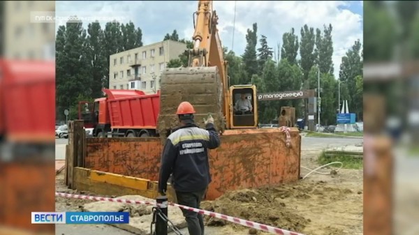 В Михайловске заменили аварийный участок коллектора